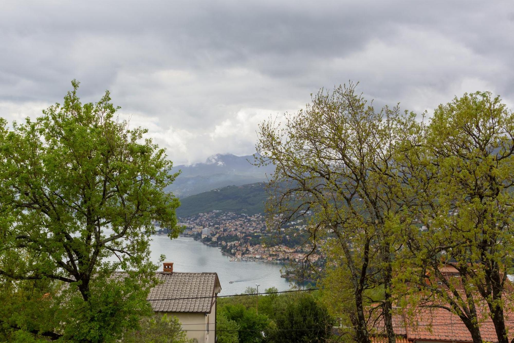 Sea View Retreat With 170Mbps Wifi And Sunny Balcony Apartment Kastav Exterior photo